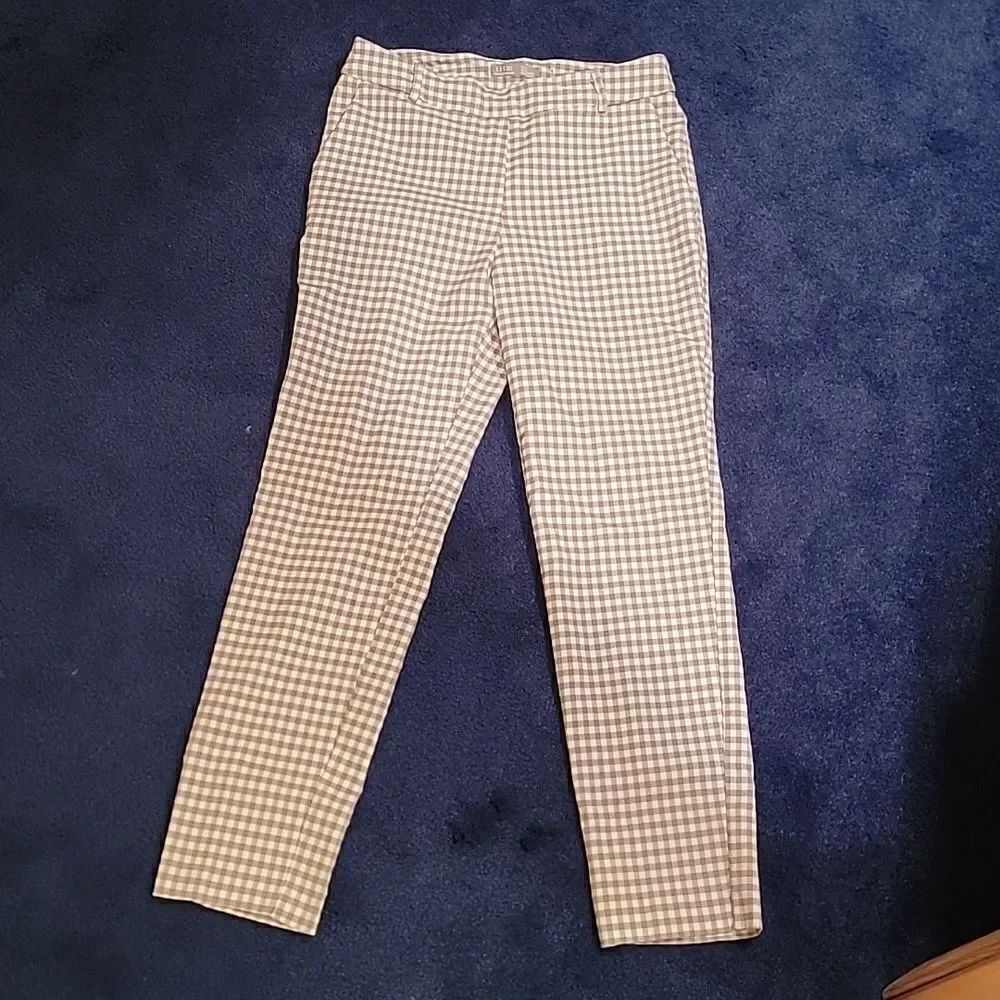 I love Tyler Madison beige houndstooth skinny capri pants sz med
